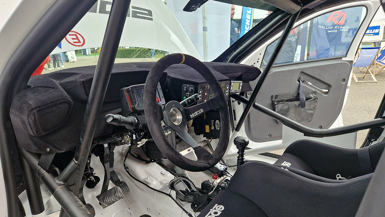 Cockpit de la Peugeot 208 Rally6